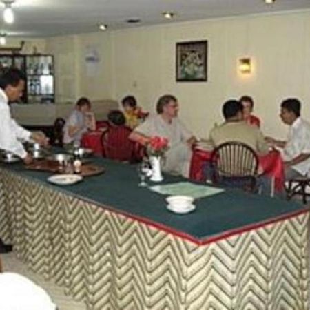 טאוונגמאנגו Komajaya Komaratih Hotel מראה חיצוני תמונה